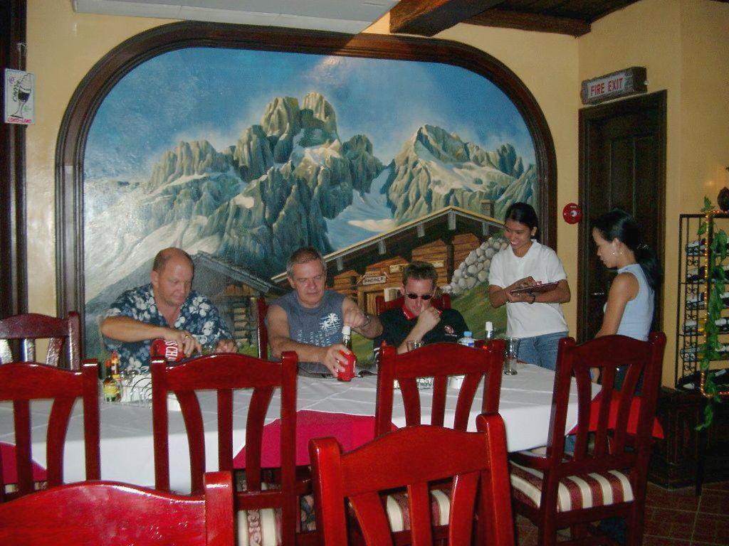 Swiss Chalet Angeles Exterior foto